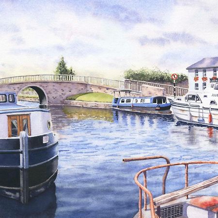 Отель Roisin Dubh Houseboat Sallins Экстерьер фото
