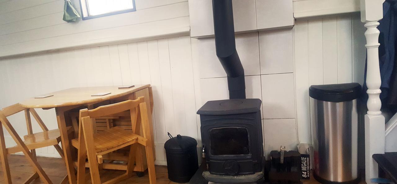 Отель Roisin Dubh Houseboat Sallins Экстерьер фото