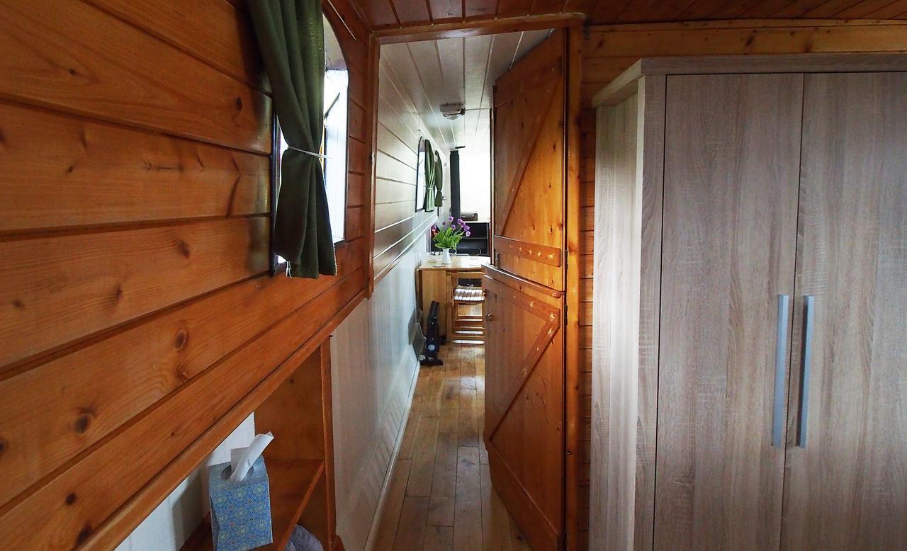 Отель Roisin Dubh Houseboat Sallins Экстерьер фото